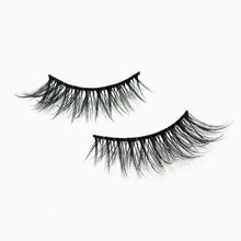 Load image into Gallery viewer, SUHANA - Pinky Goat Half Lashes Lash Set
